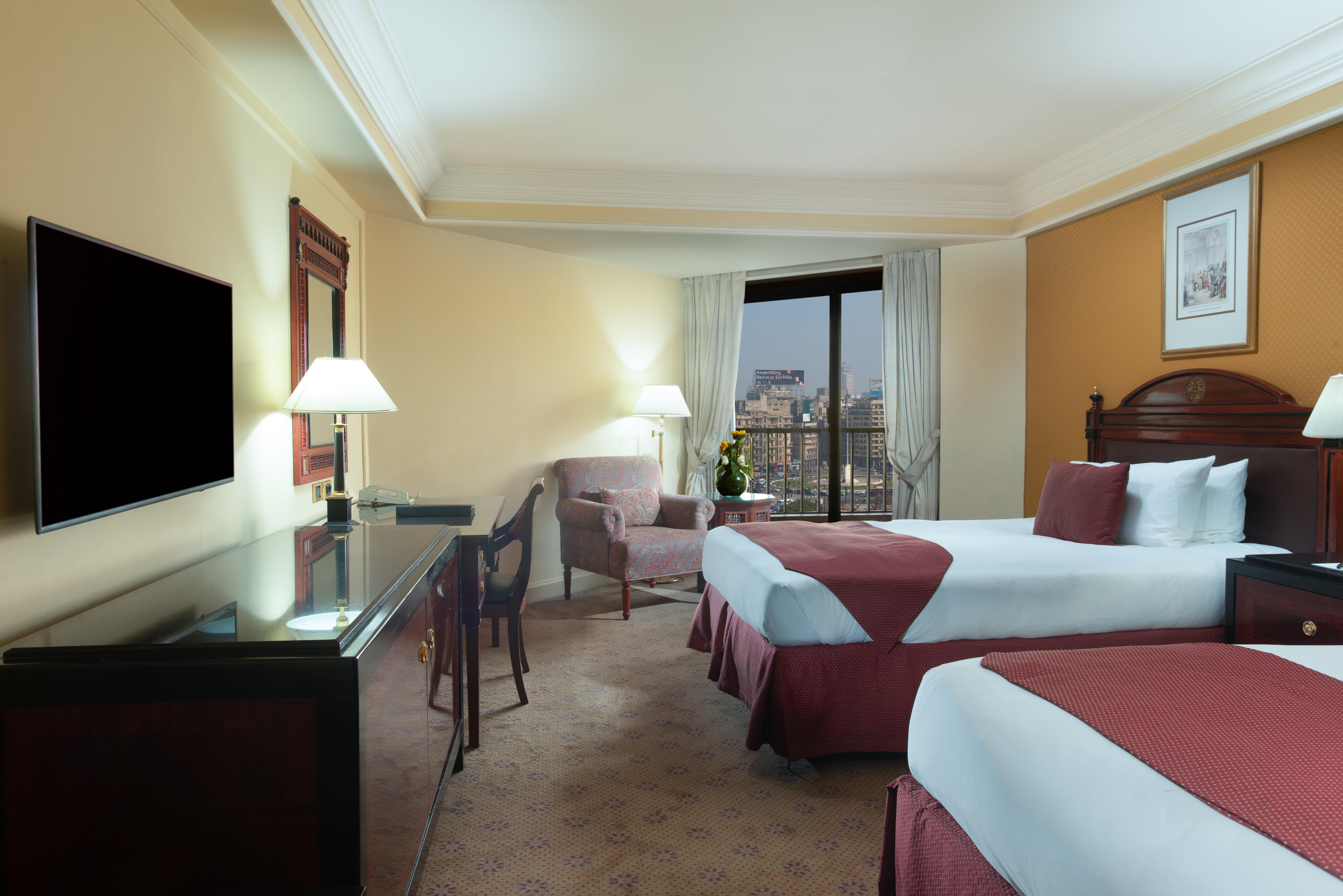 Intercontinental Cairo Semiramis By Ihg Hotel Exterior foto A guest room at the Hilton San Francisco