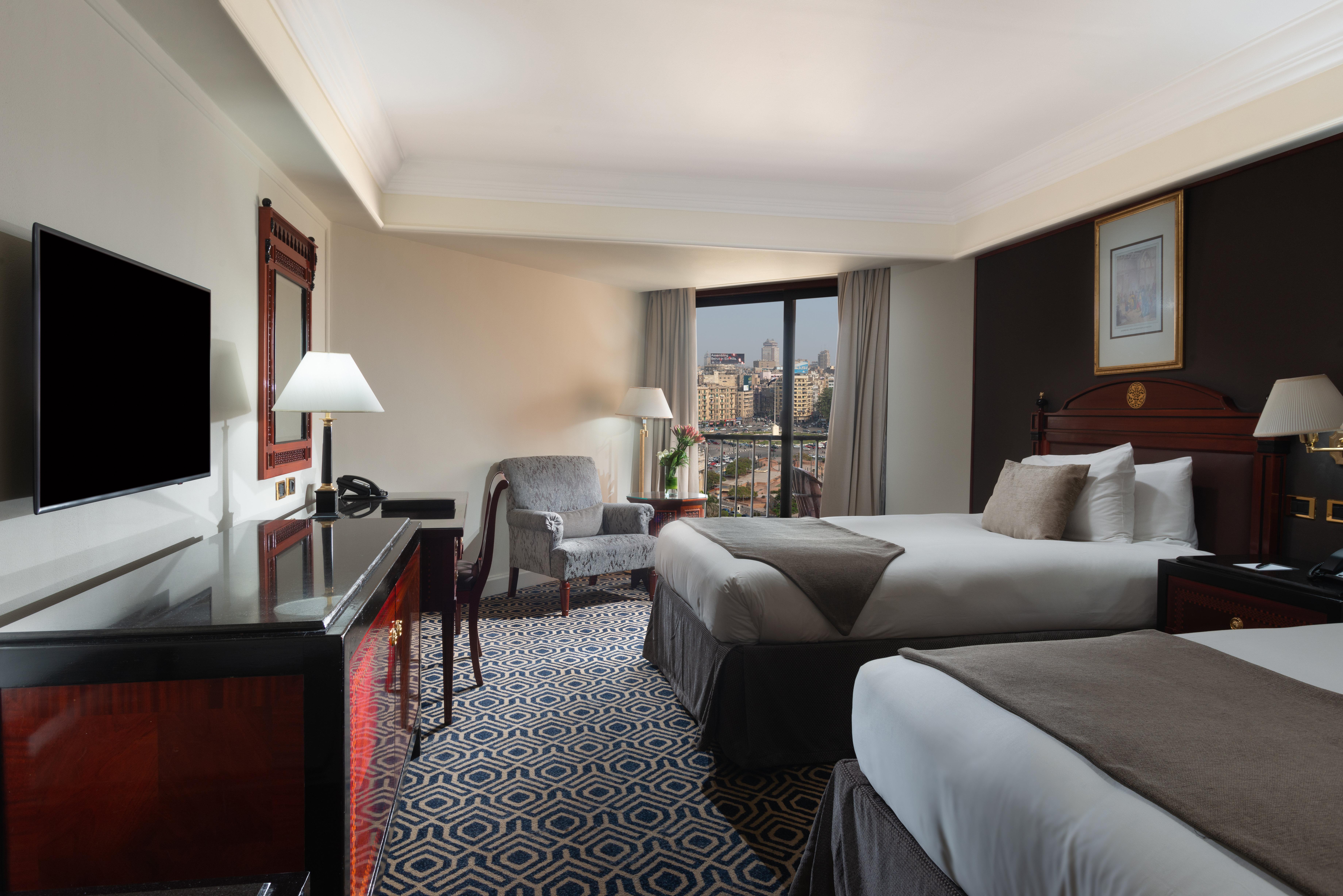 Intercontinental Cairo Semiramis By Ihg Hotel Exterior foto A guest room at the Hilton San Francisco