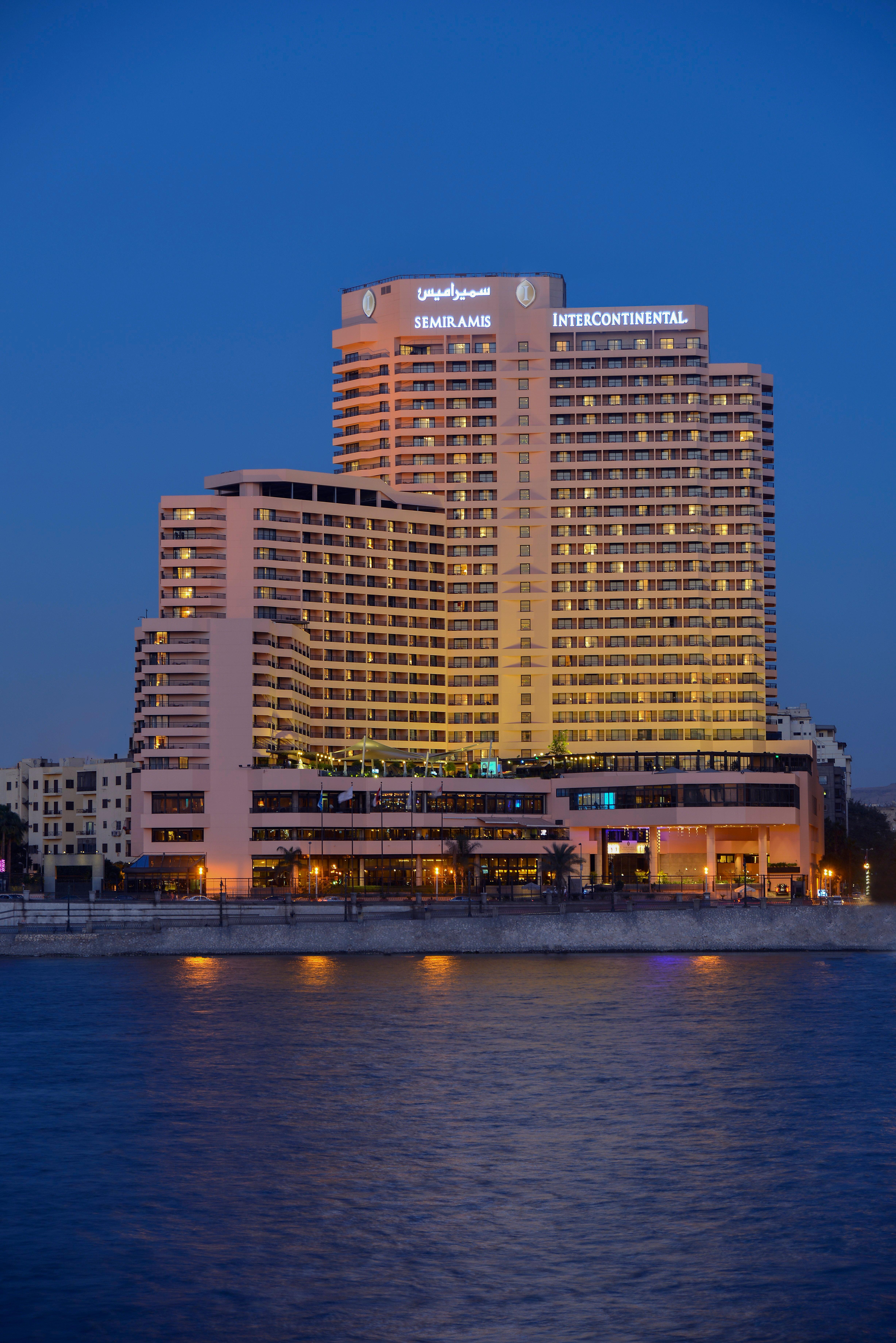Intercontinental Cairo Semiramis By Ihg Hotel Exterior foto The Nile City Towers