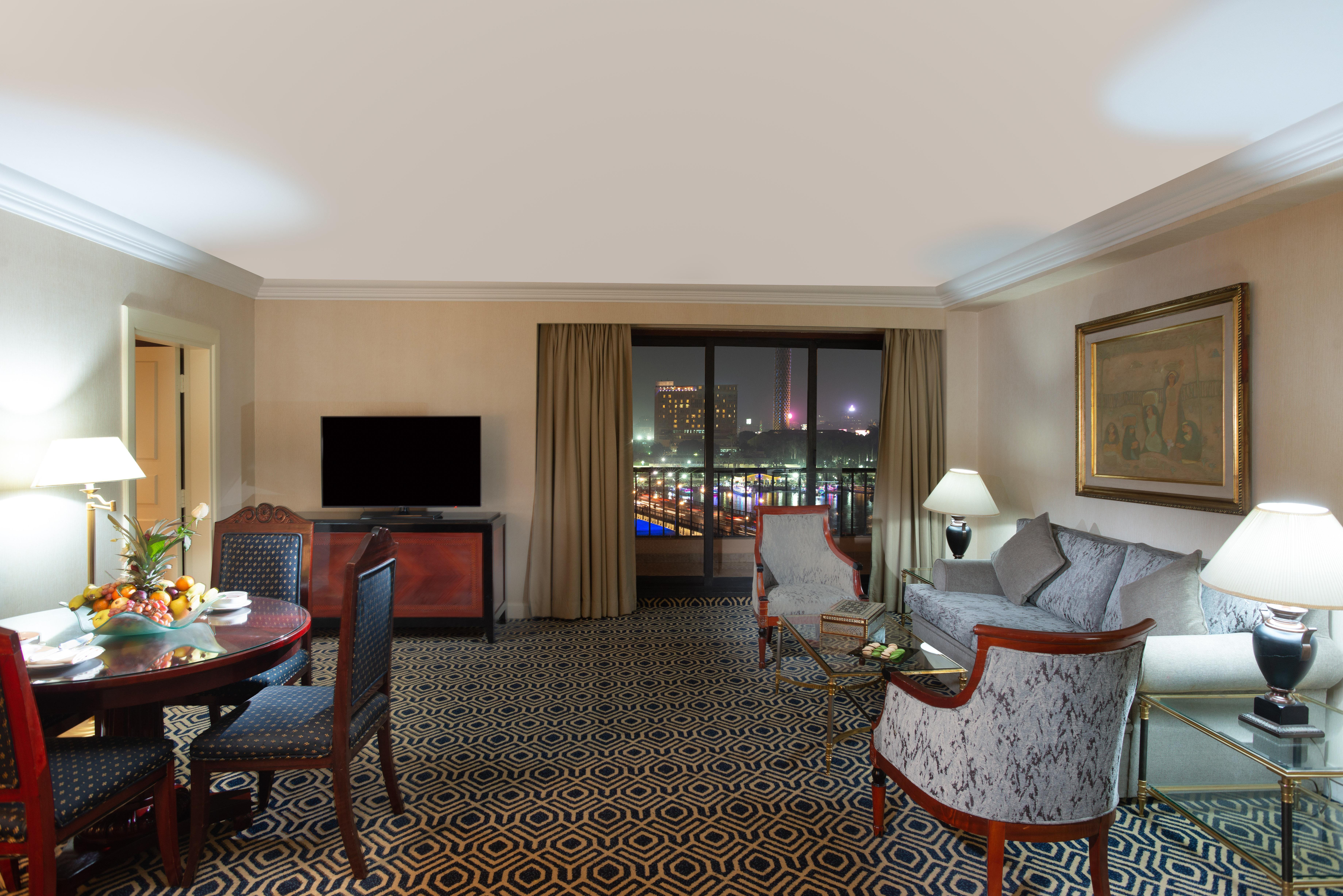 Intercontinental Cairo Semiramis By Ihg Hotel Exterior foto A suite at the hotel